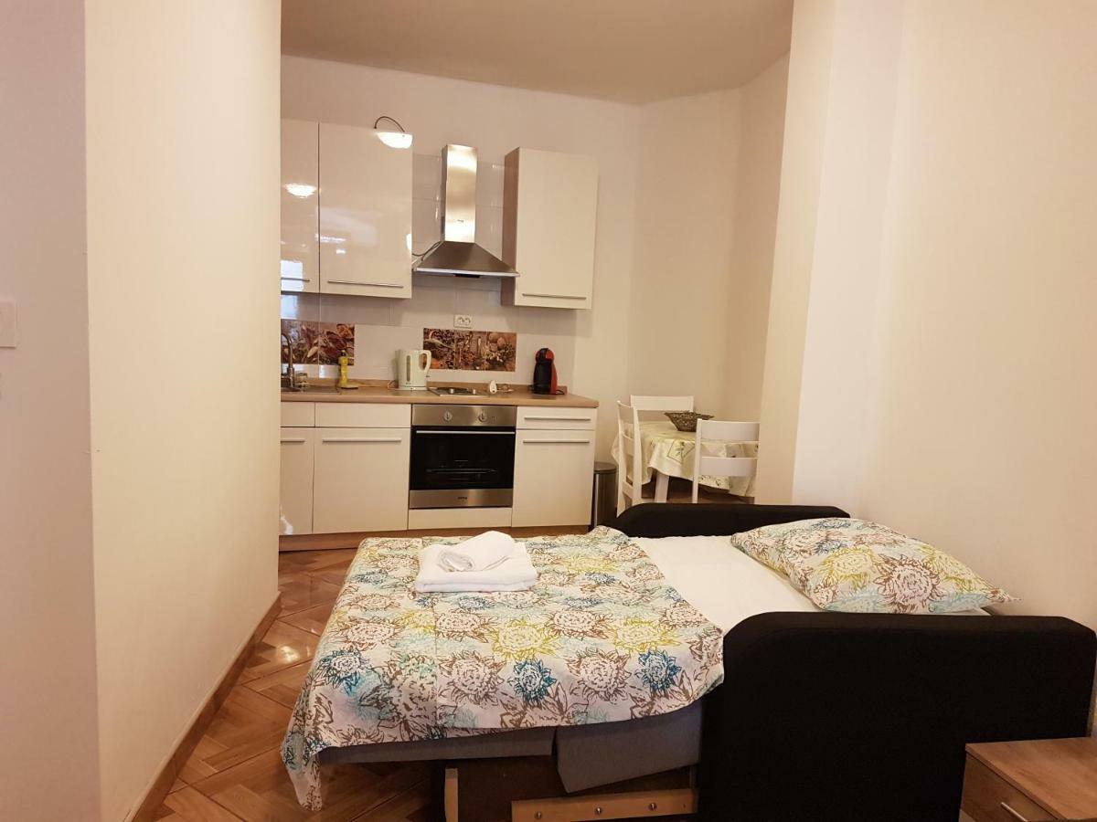 Studio Apartman Via Šibenik Extérieur photo